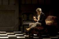 L’inetto dal romanzo alla scena: La Coscienza di Zeno al teatro della Pergola 